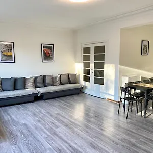 Park Apartment