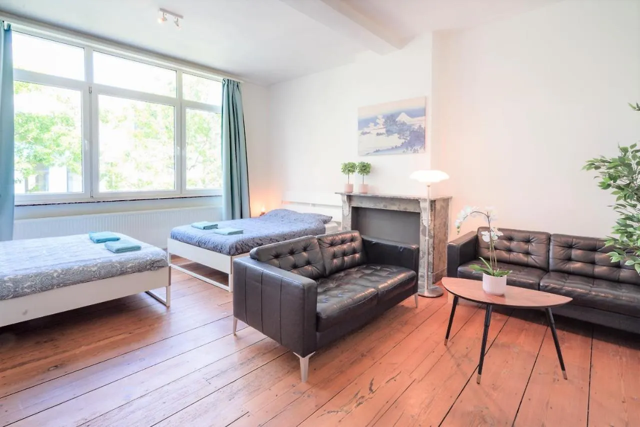 Antwerp Old Town Centrum Apartment contacts